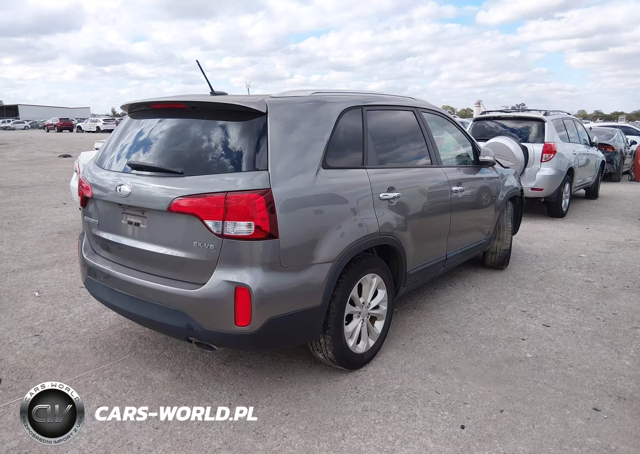 2015 Kia Sorento Ex V6 VIN:5XYKU4A73FG573543 - 4