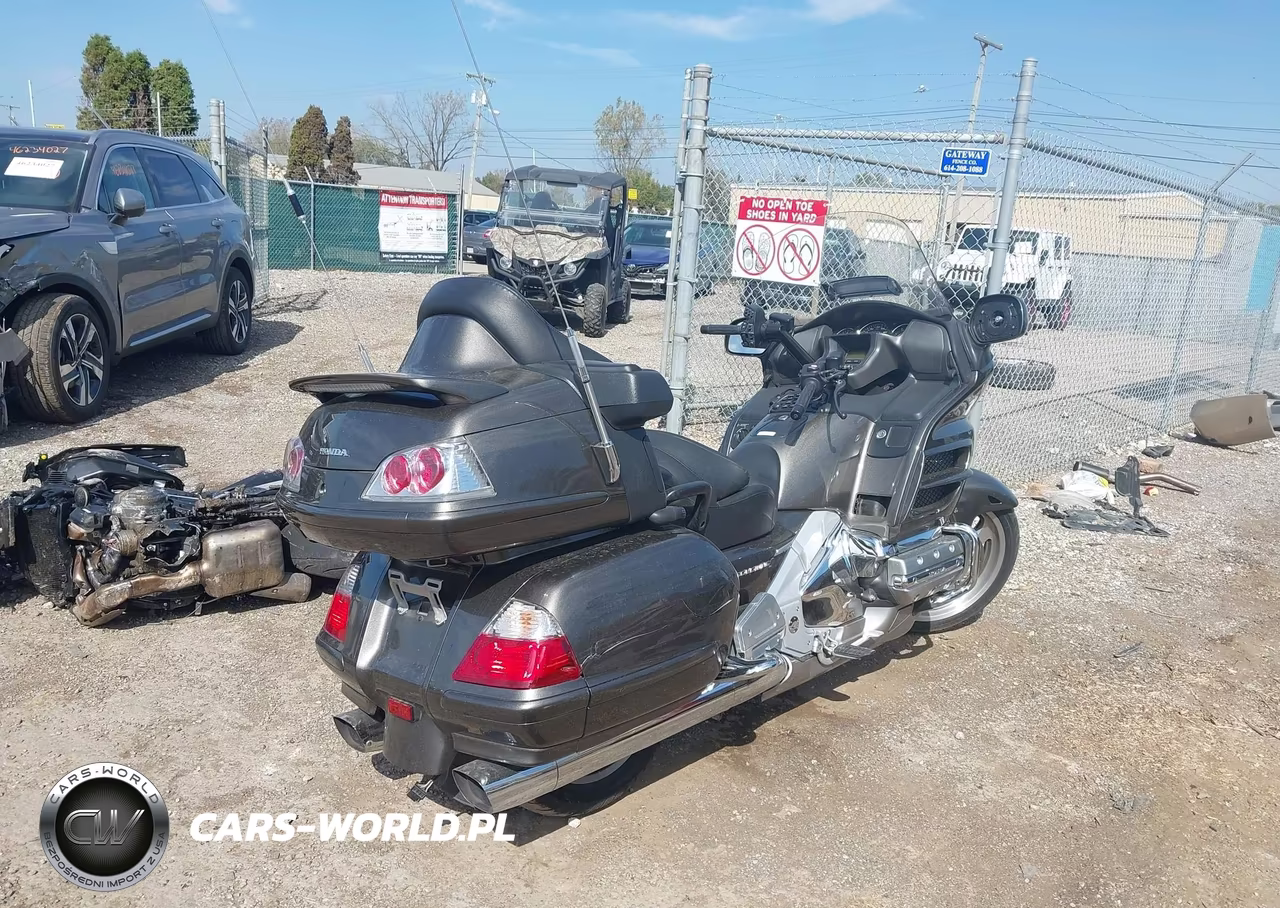 2010 Honda Gl1800 VIN:1HFSC47GXAA900058 - 4