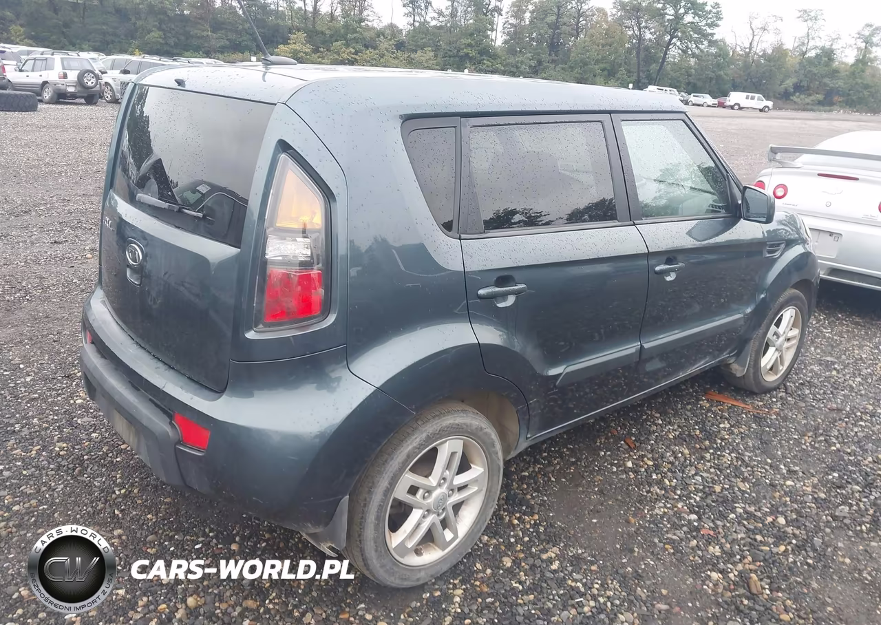 2011 Kia Soul + VIN:KNDJT2A21B7227604 - 4