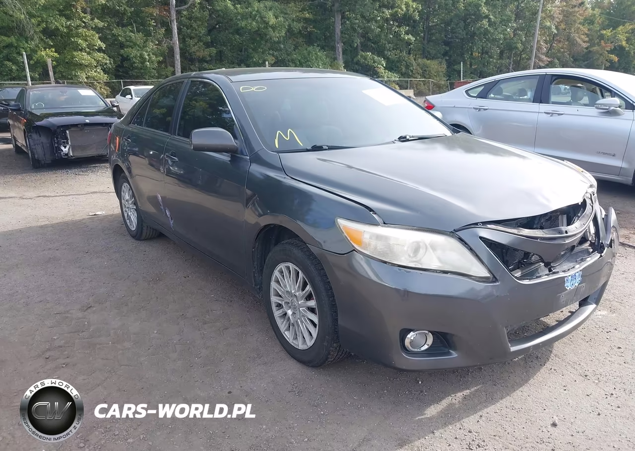 2010 Toyota Camry Le – zdjęcie 1 z 16