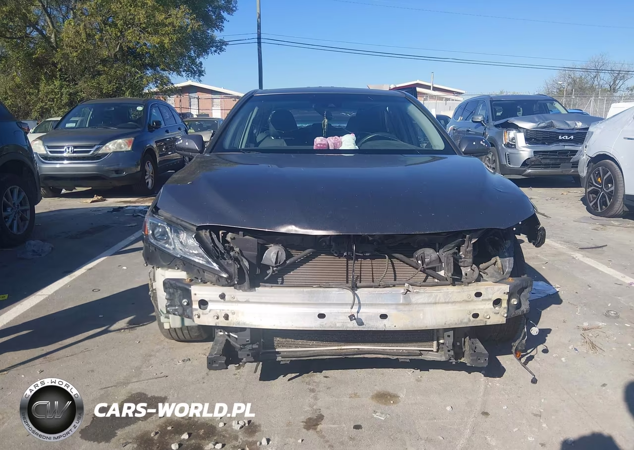 2018 Toyota Camry Le VIN:4T1B11HK5JU540399 - 11