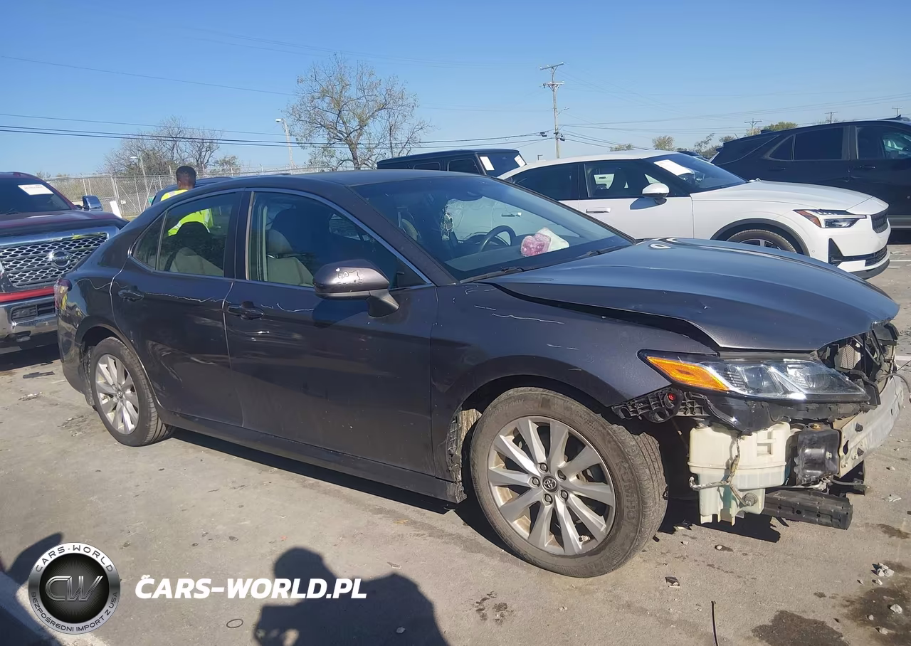 2018 Toyota Camry Le VIN:4T1B11HK5JU540399 - 12