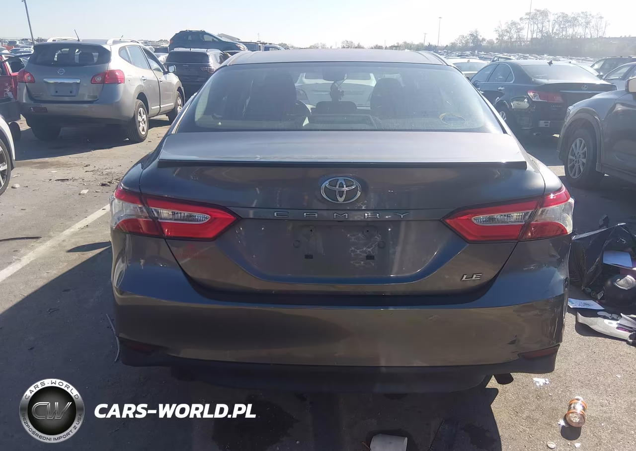 2018 Toyota Camry Le VIN:4T1B11HK5JU540399 - 15