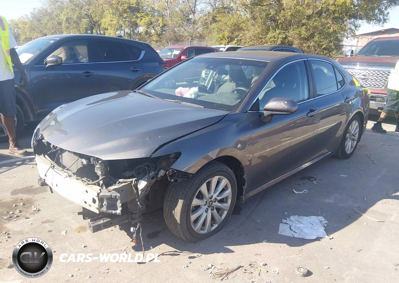2018 Toyota Camry Le VIN:4T1B11HK5JU540399 - 2