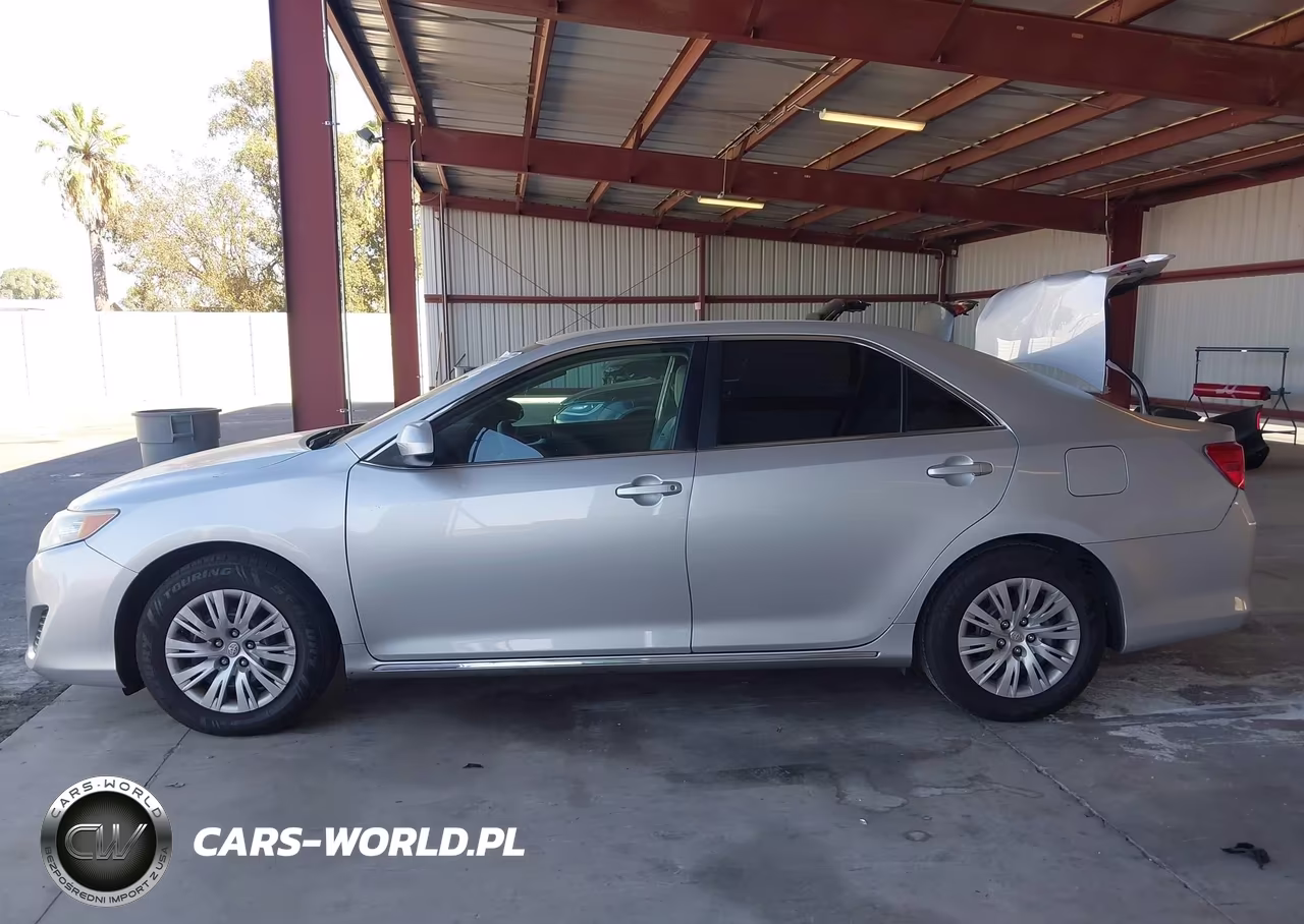 2014 Toyota Camry Le VIN:4T4BF1FK7ER415520 - 14