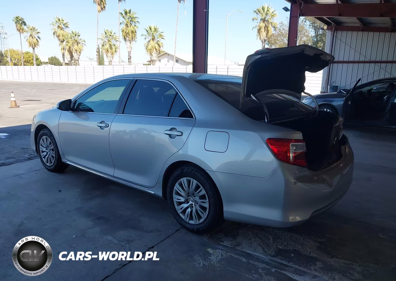 2014 Toyota Camry Le VIN:4T4BF1FK7ER415520 - 3