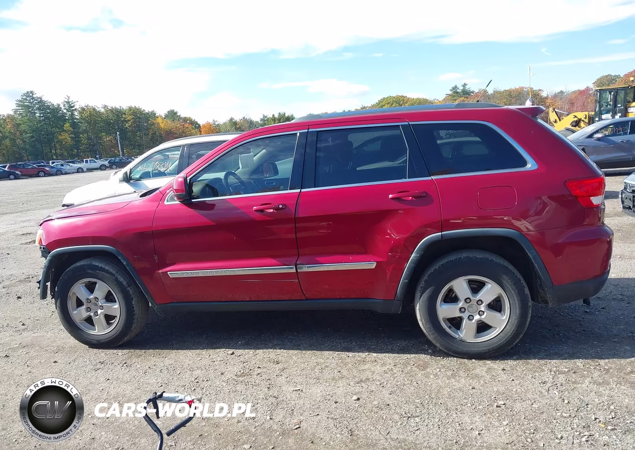 2013 Jeep Grand Cherokee Laredo VIN:1C4RJFAG8DC555365 - 15