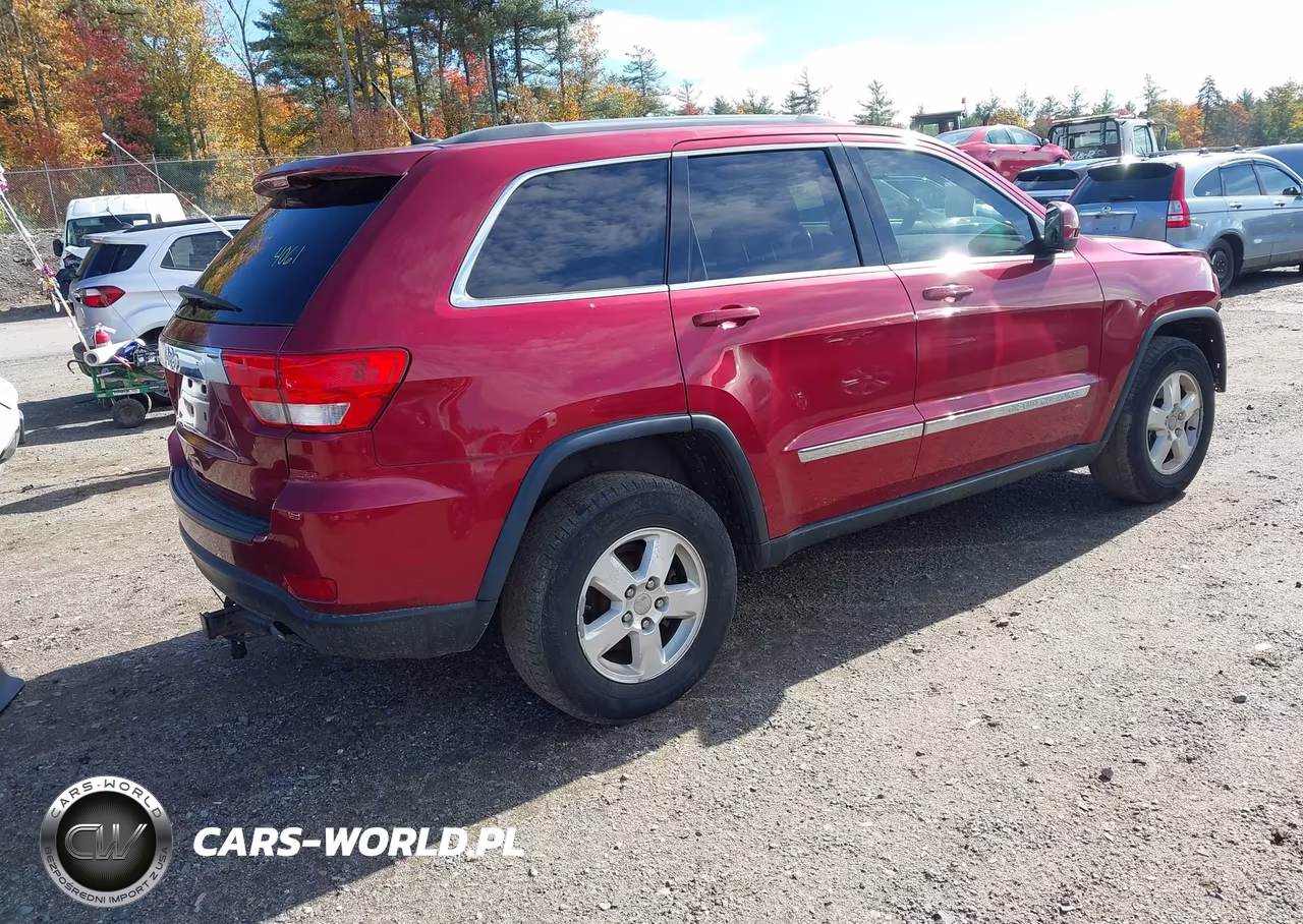 2013 Jeep Grand Cherokee Laredo VIN:1C4RJFAG8DC555365 - 4