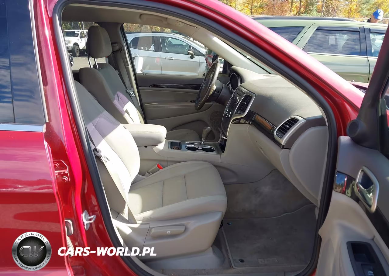 2013 Jeep Grand Cherokee Laredo VIN:1C4RJFAG8DC555365 - 5