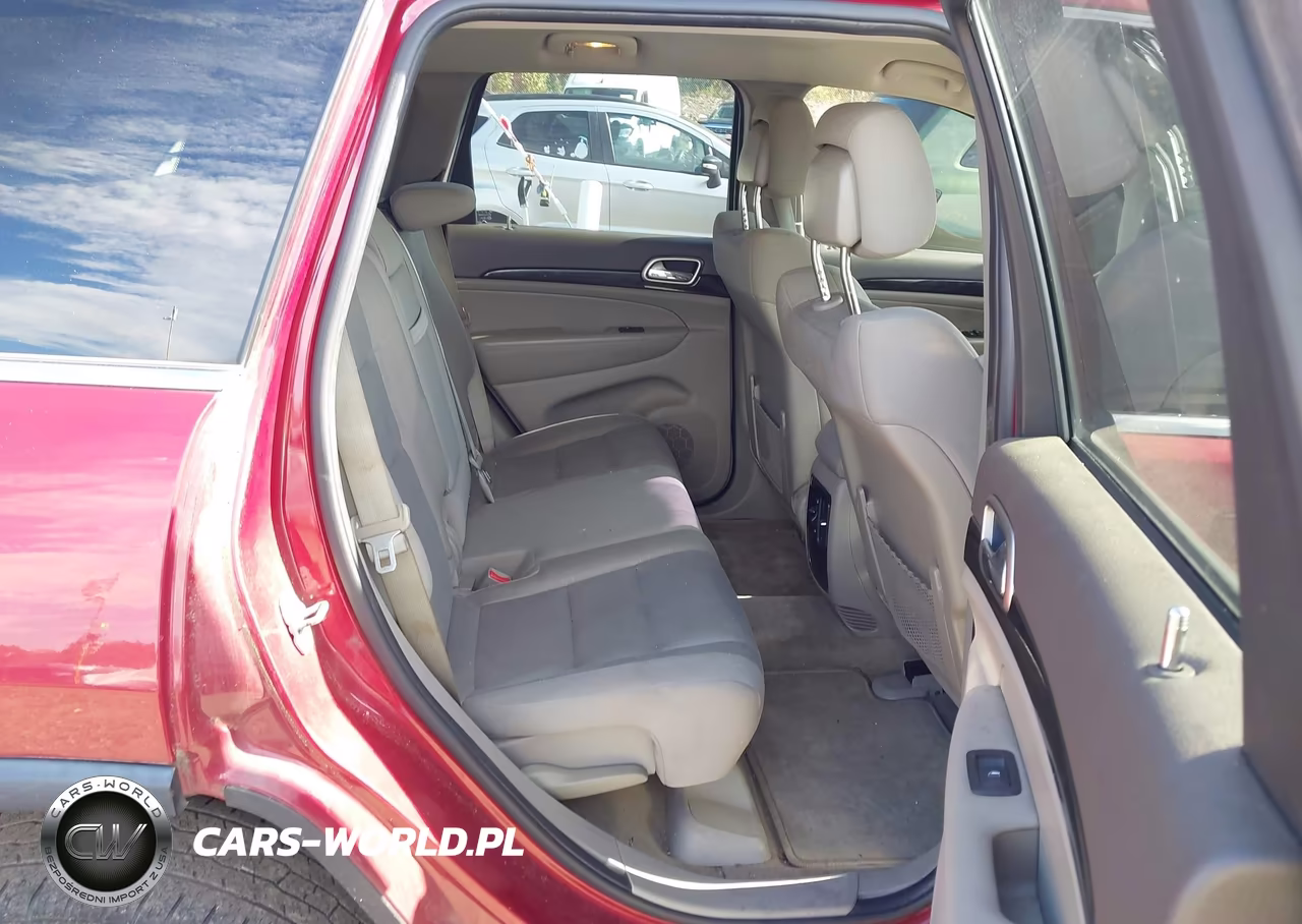 2013 Jeep Grand Cherokee Laredo VIN:1C4RJFAG8DC555365 - 8