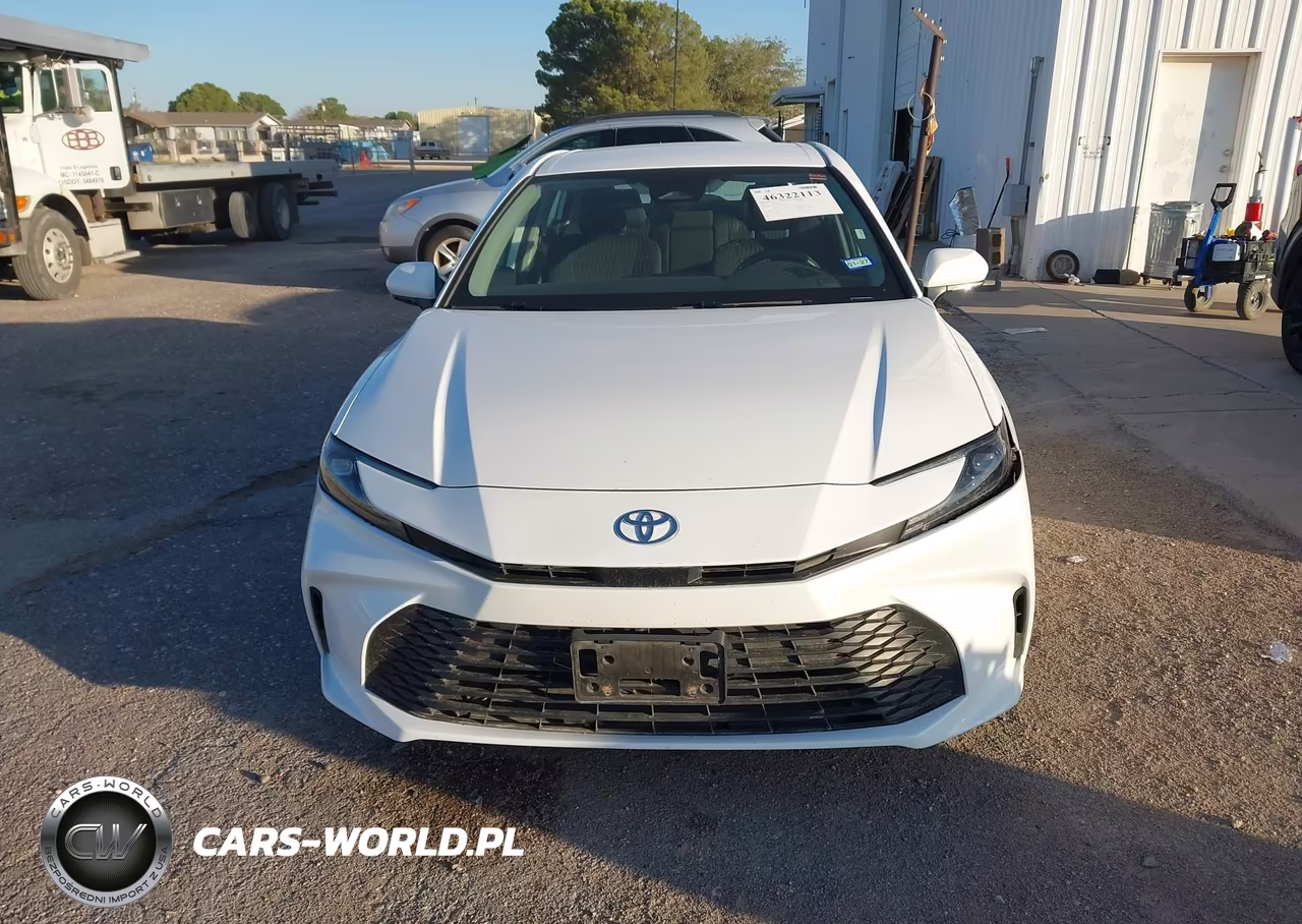 2025 Toyota Camry Le VIN:4T1DAACK9SU121148 - 13