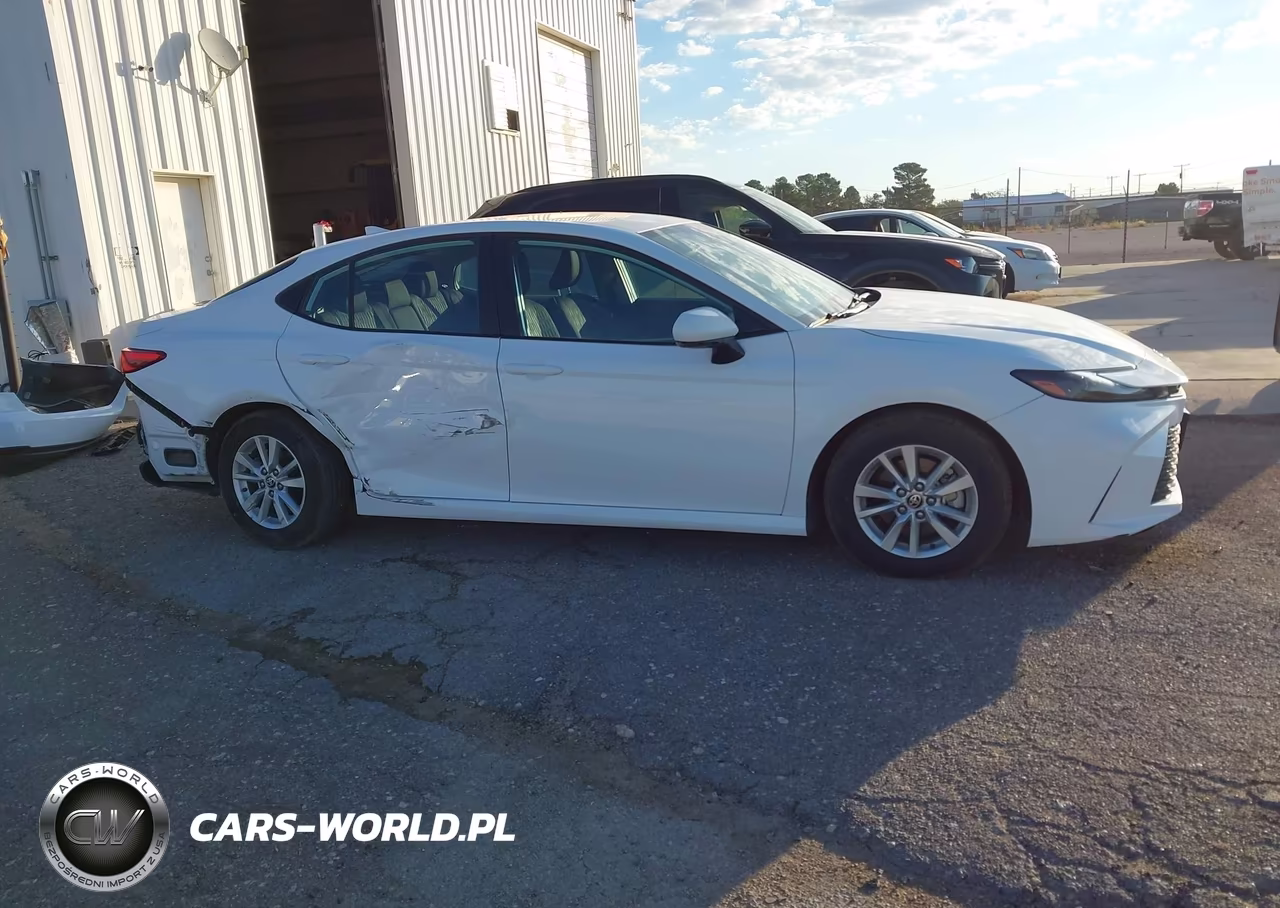 2025 Toyota Camry Le VIN:4T1DAACK9SU121148 - 14