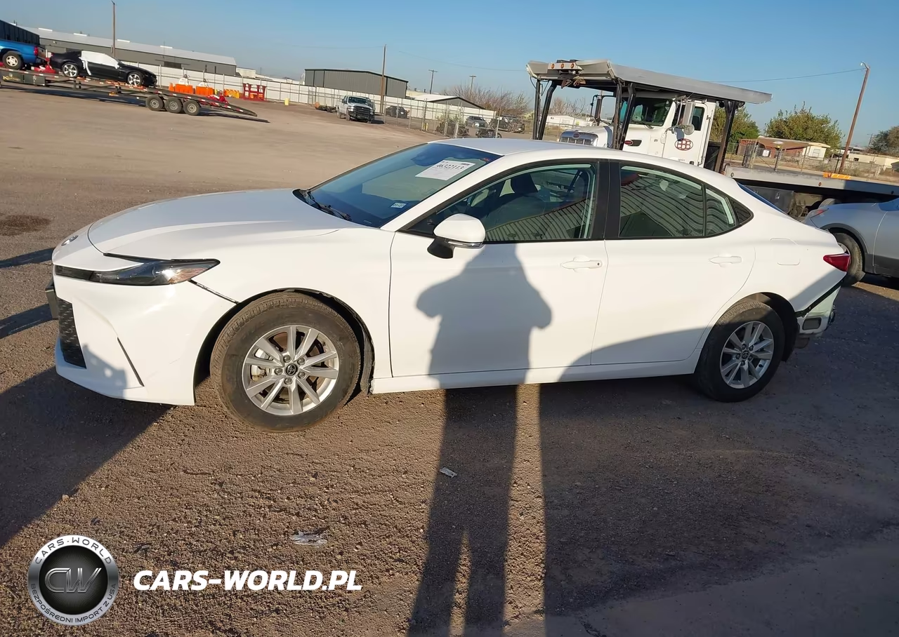 2025 Toyota Camry Le VIN:4T1DAACK9SU121148 - 15
