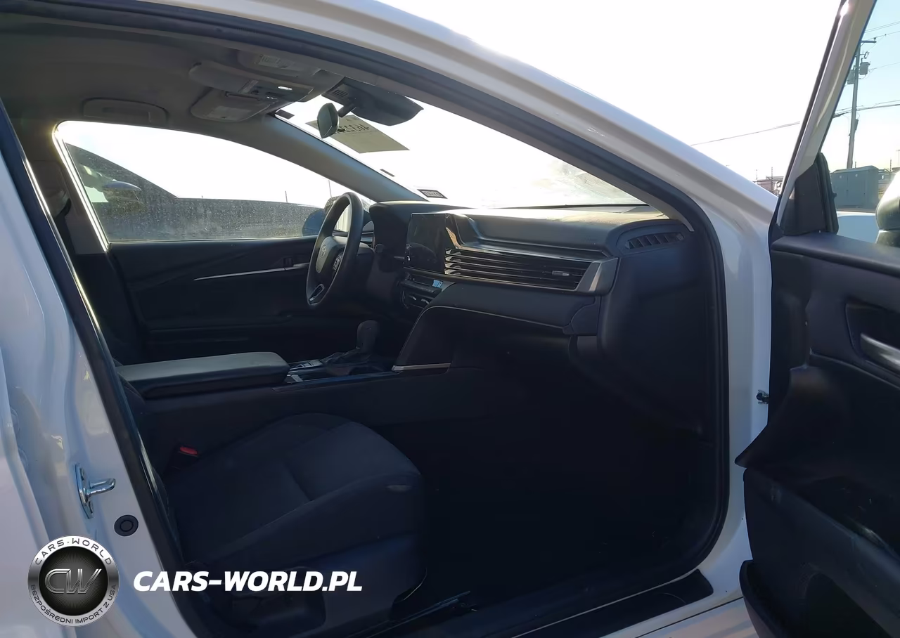2025 Toyota Camry Le VIN:4T1DAACK9SU121148 - 5