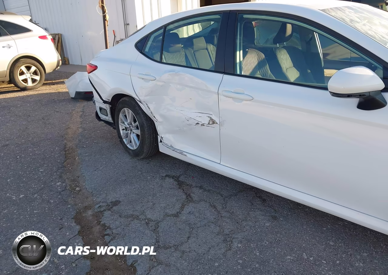 2025 Toyota Camry Le VIN:4T1DAACK9SU121148 - 6