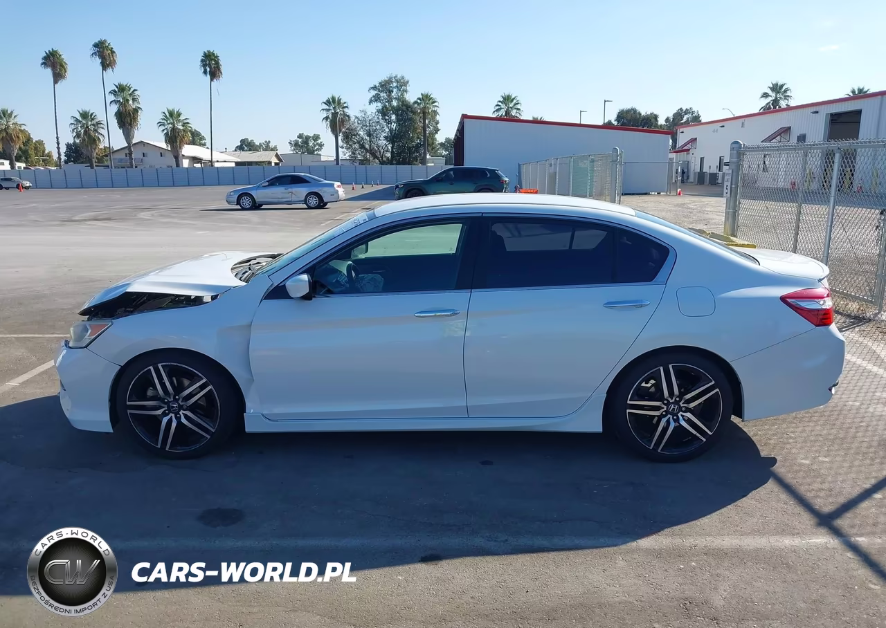 2017 Honda Accord Sport VIN:1HGCR2F50HA003666 - 14