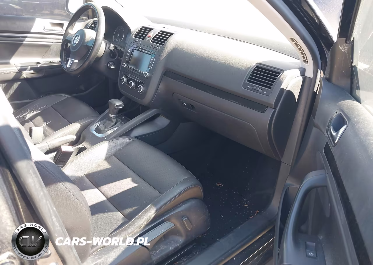 2010 Volkswagen Jetta Wolfsburg Edition VIN:3VWRA7AJ2AM106420 - 5