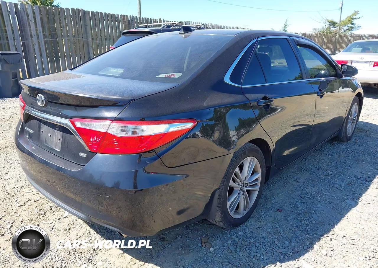 2017 Toyota Camry Se VIN:4T1BF1FK5HU313583 - 4
