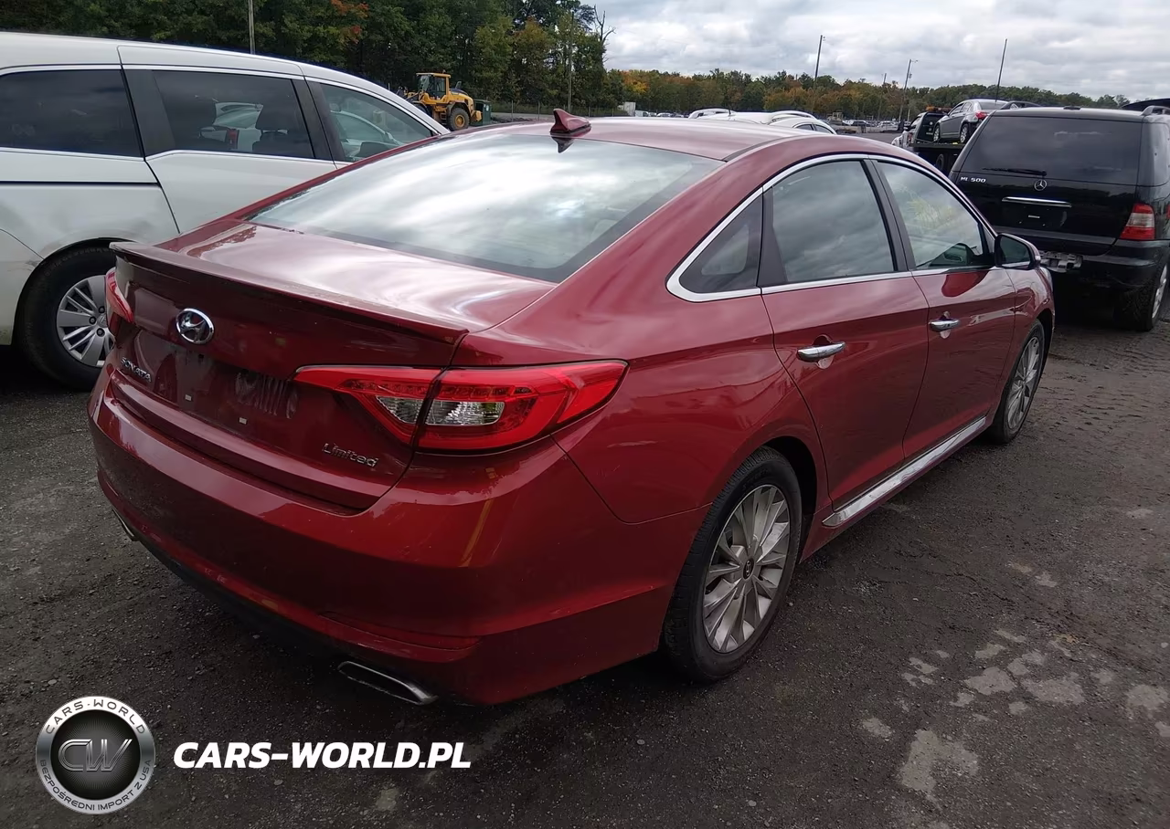 2015 Hyundai Sonata Limited VIN:5NPE34AF9FH112184 - 4