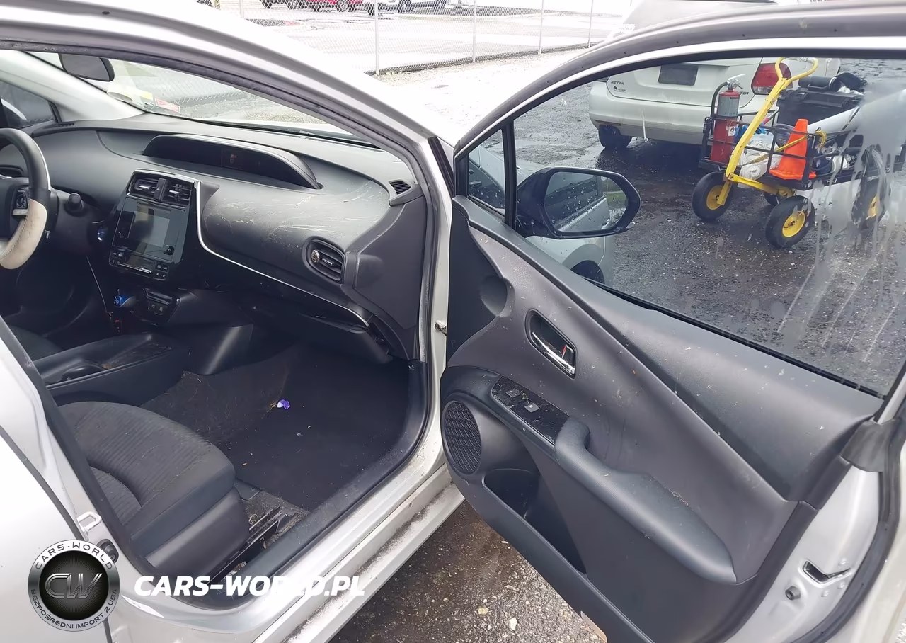 2017 Toyota Prius Two VIN:JTDKBRFU5H3560110 - 5