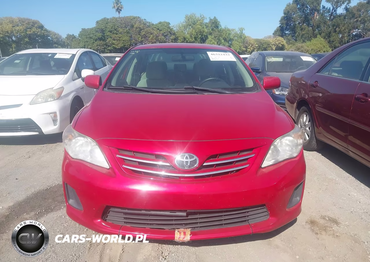 2013 Toyota Corolla Le VIN:5YFBU4EEXDP186568 - 13