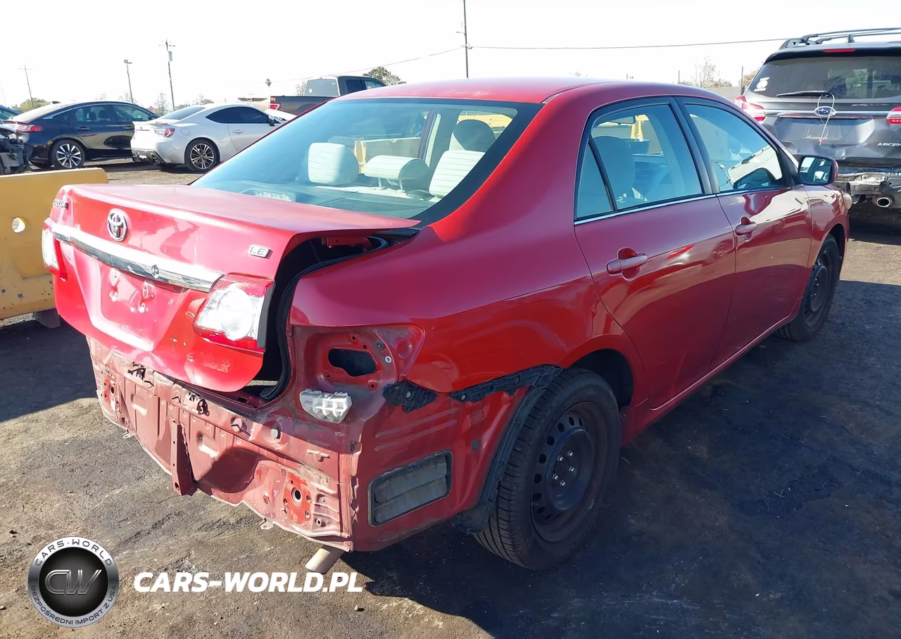 2013 Toyota Corolla Le VIN:5YFBU4EEXDP186568 - 4