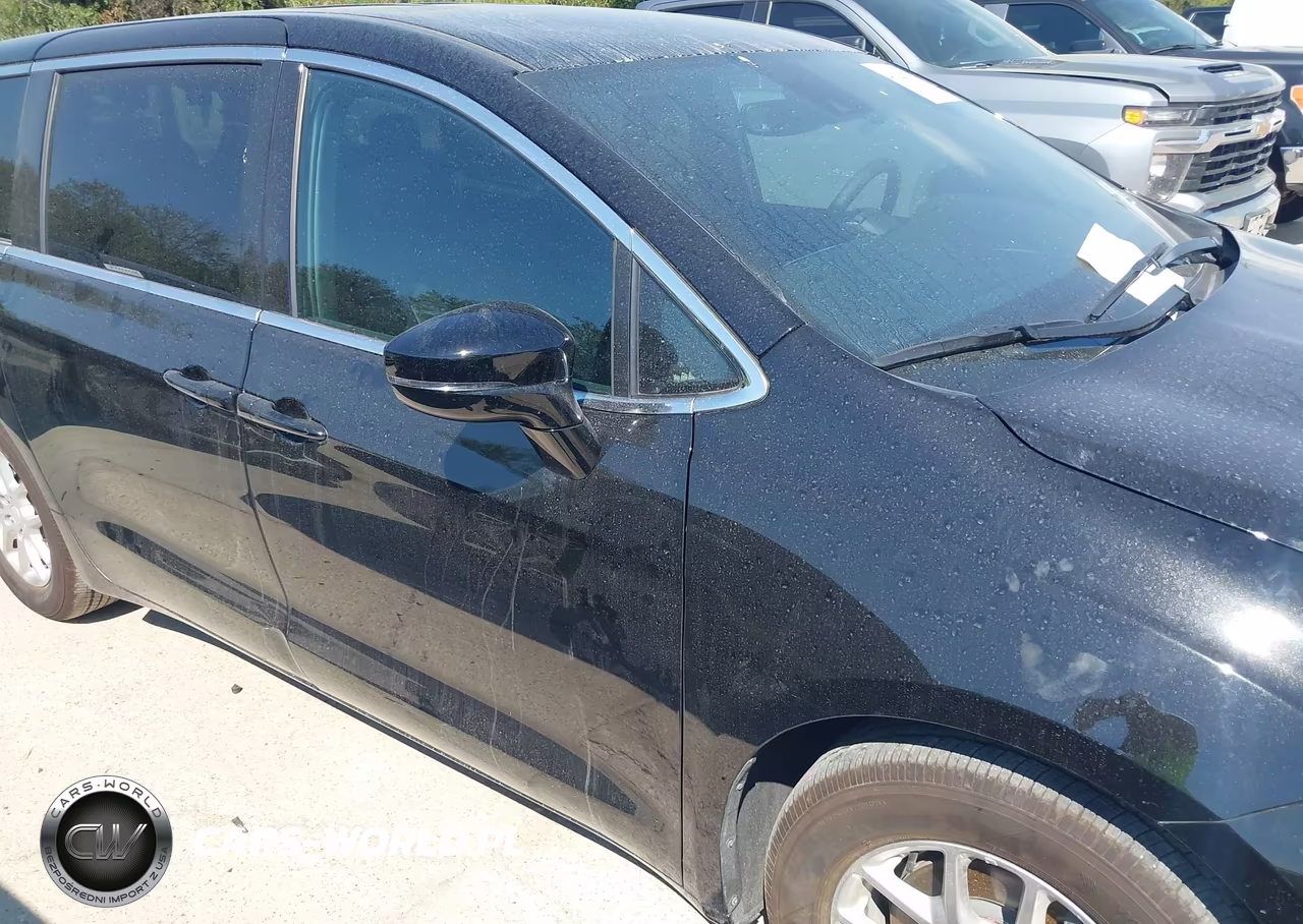 2027 Chrysler Pacifica VIN:2C4RC1BG3VR556315 - 13