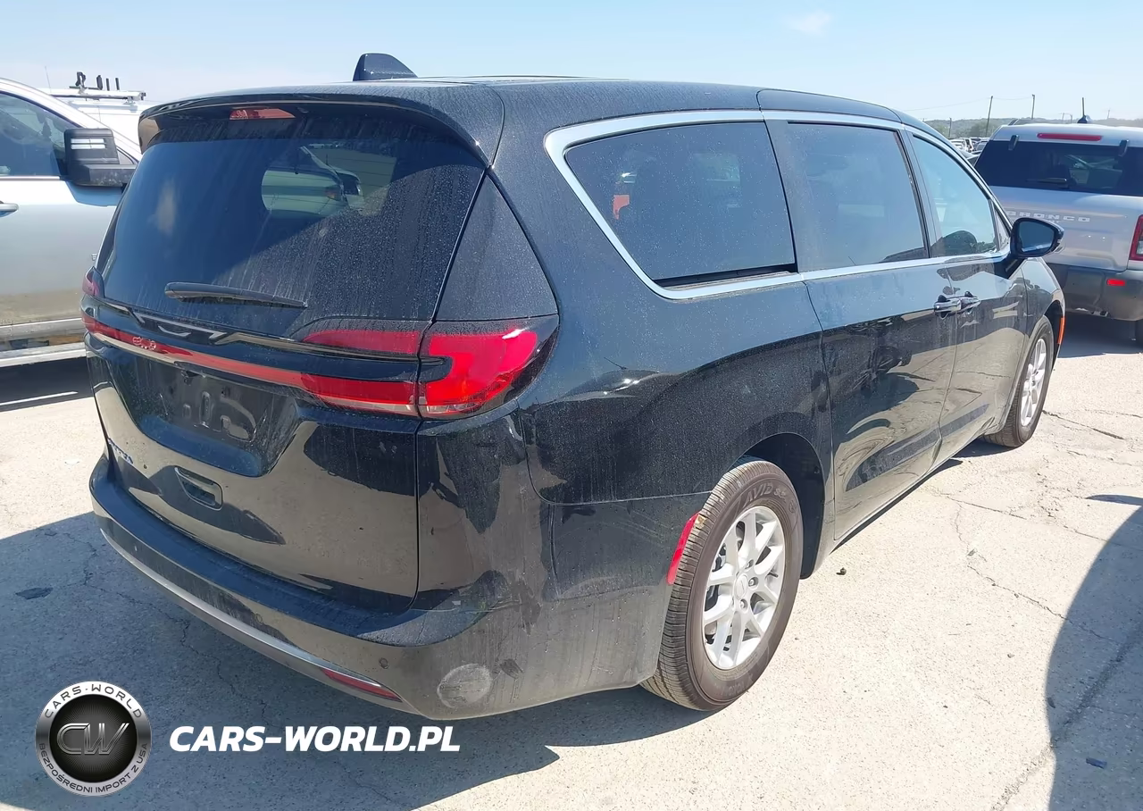 2027 Chrysler Pacifica VIN:2C4RC1BG3VR556315 - 4