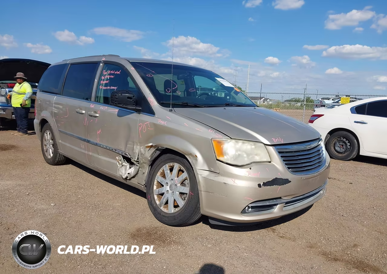 2014 Chrysler Town & Country Touring