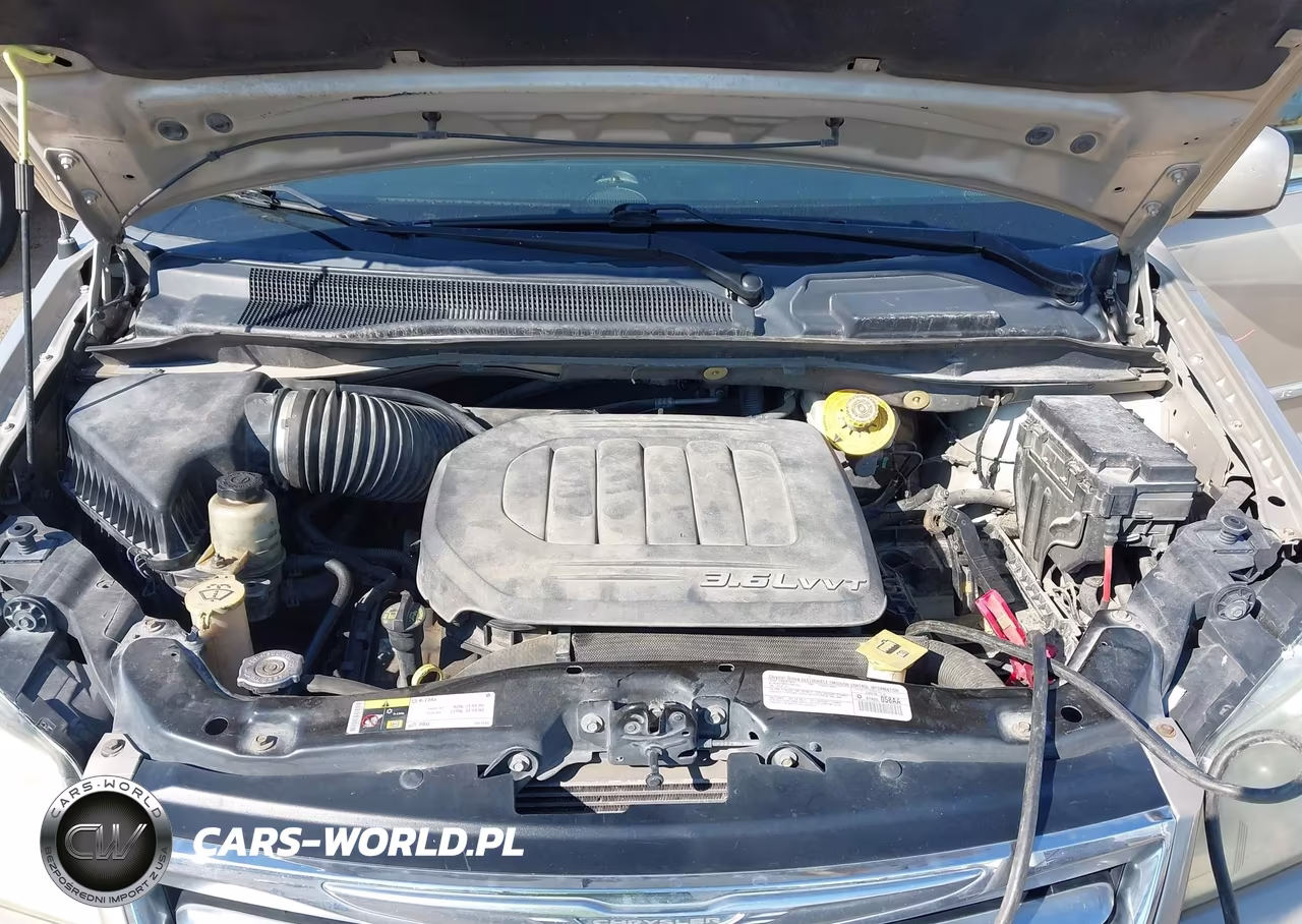 2014 Chrysler Town & Country Touring VIN:2C4RC1BG0ER348103 - 10