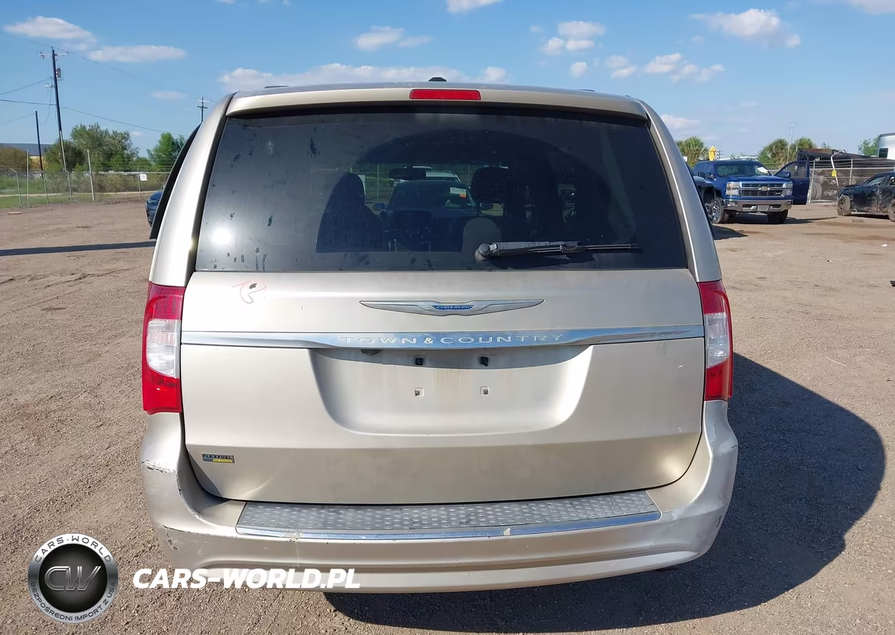 2014 Chrysler Town & Country Touring VIN:2C4RC1BG0ER348103 - 16