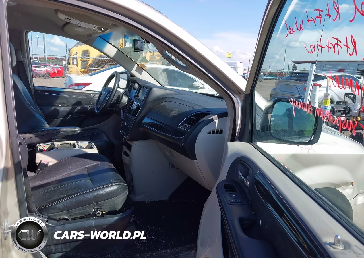 2014 Chrysler Town & Country Touring VIN:2C4RC1BG0ER348103 - 5