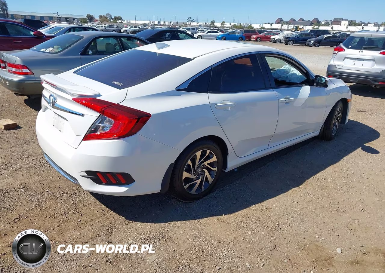 2018 Honda Civic Ex VIN:2HGFC2F81JH538117 - 4