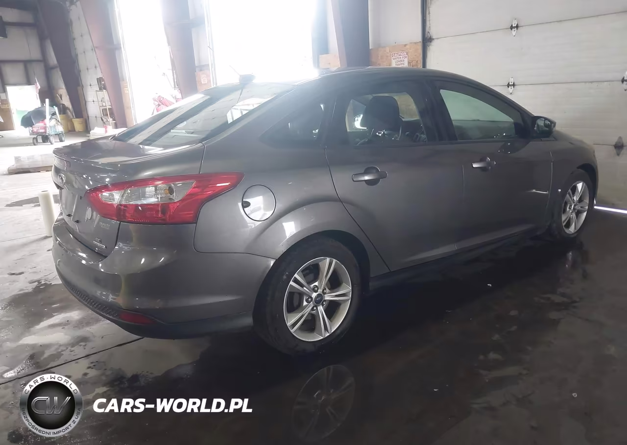 2014 Ford Focus Se VIN:1FADP3F22EL217908 - 4