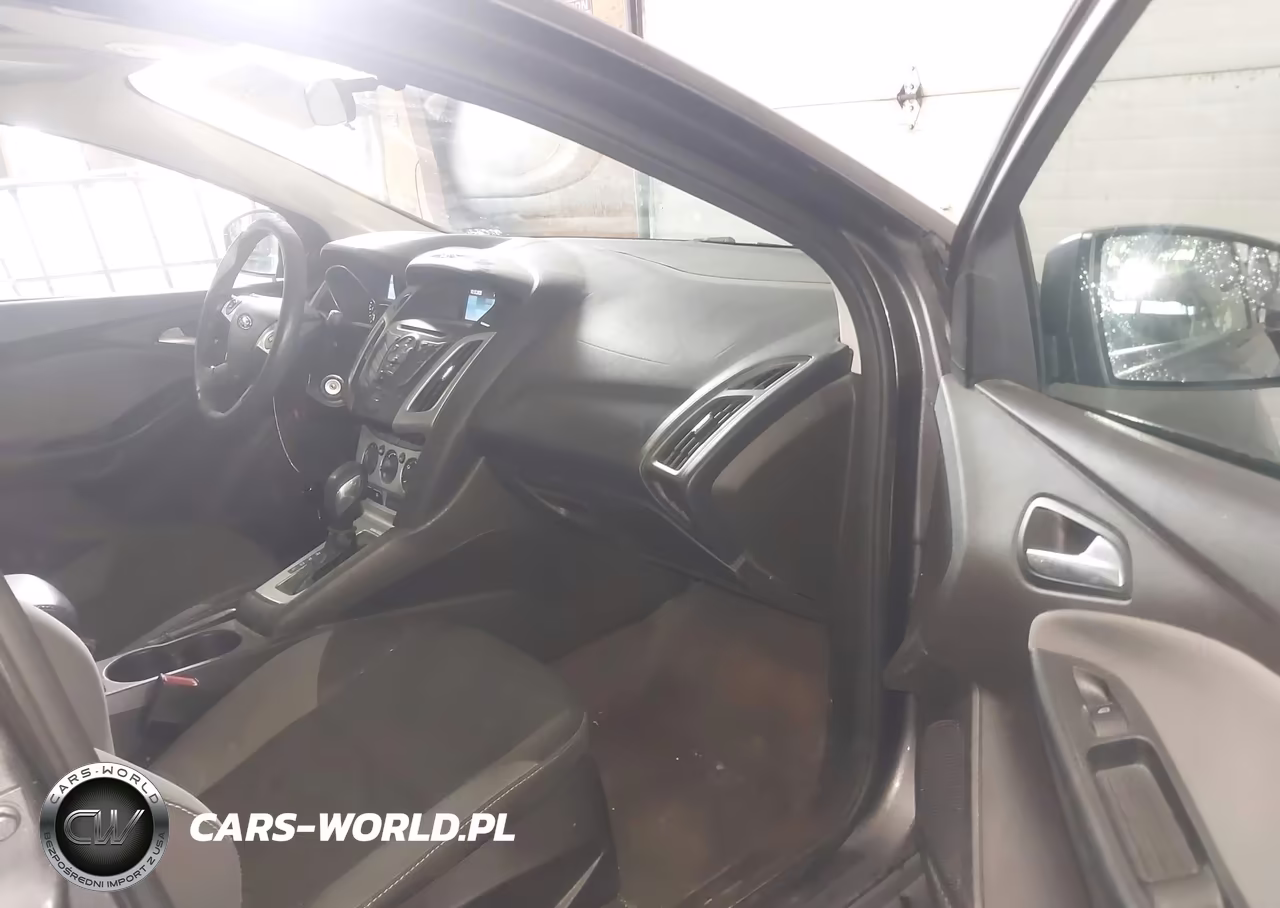 2014 Ford Focus Se VIN:1FADP3F22EL217908 - 5