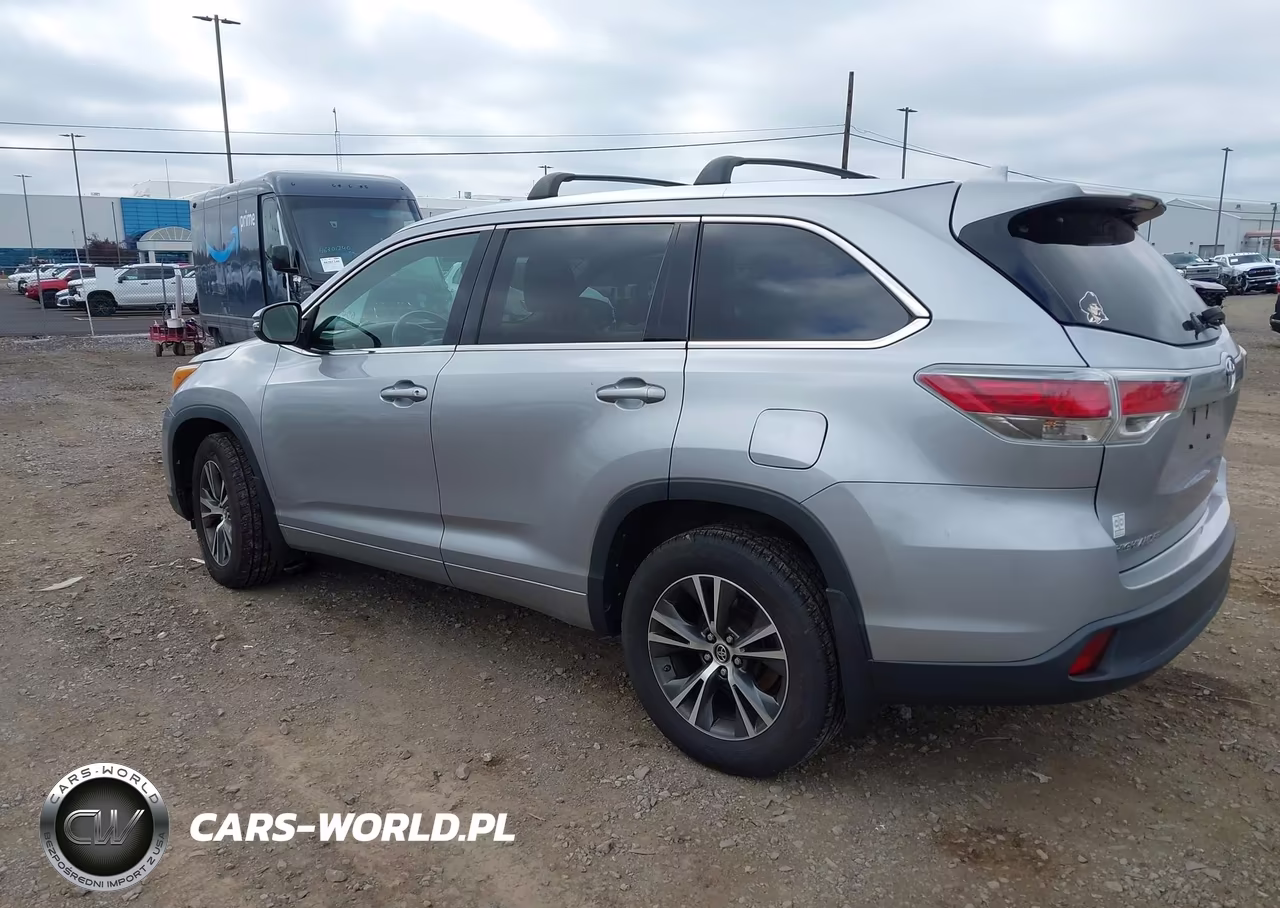 2016 Toyota Highlander Xle V6 VIN:5TDJKRFH3GS354845 - 3