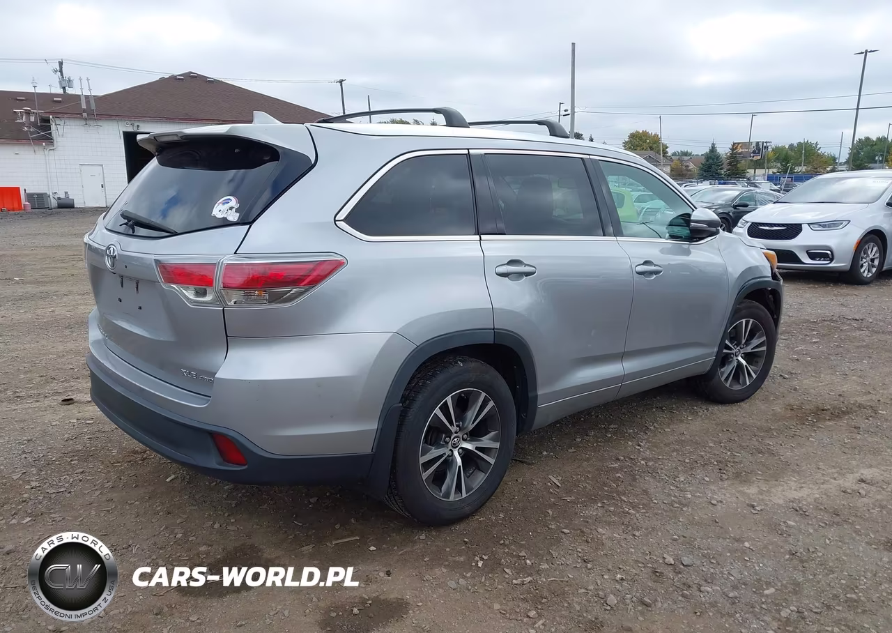 2016 Toyota Highlander Xle V6 VIN:5TDJKRFH3GS354845 - 4