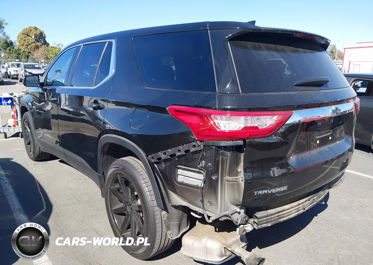 2018 Chevrolet Traverse Ls VIN:1GNERFKW2JJ271466 - 3
