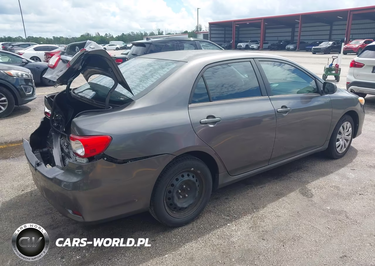 2013 Toyota Corolla Le VIN:5YFBU4EE5DP152831 - 4