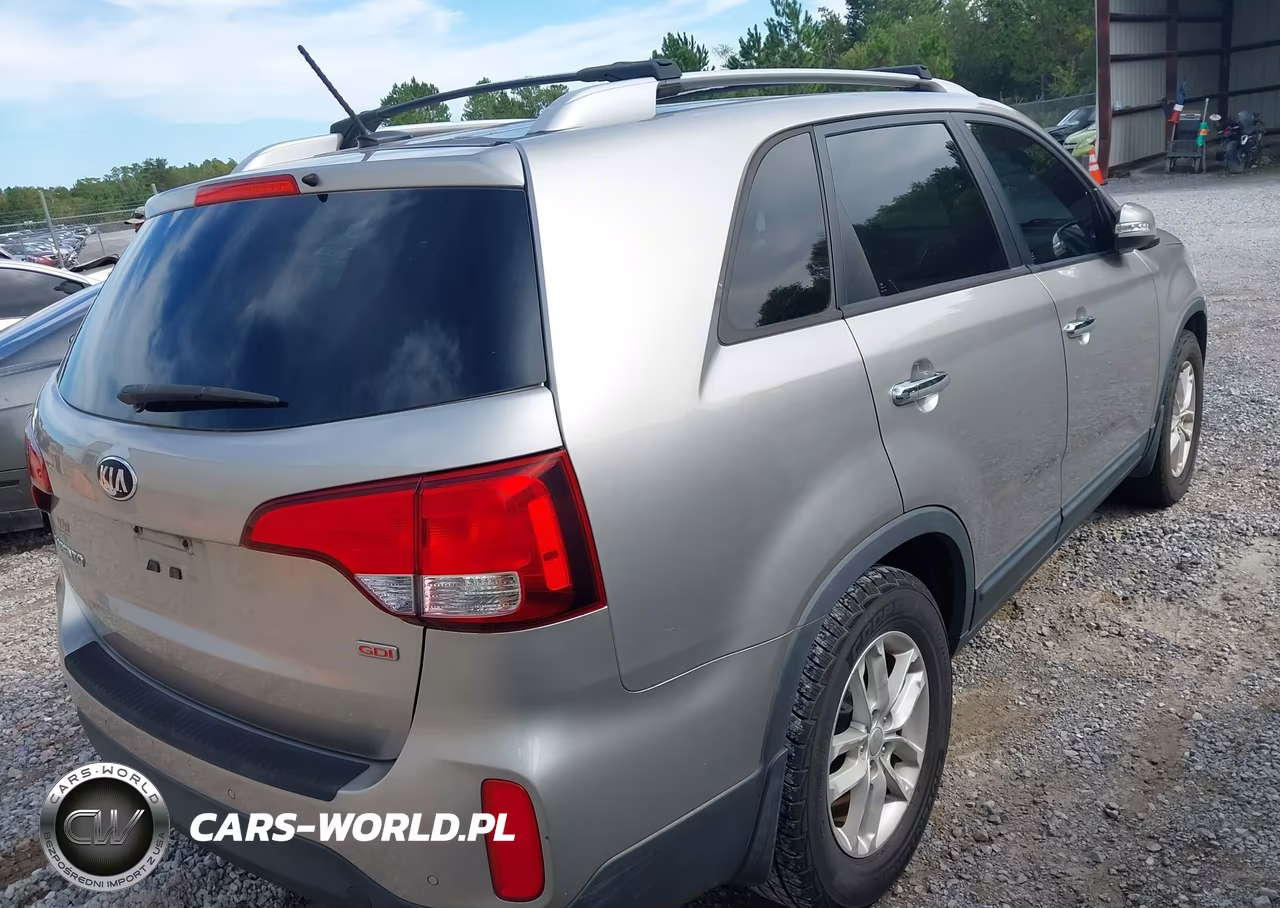 2014 Kia Sorento Lx V6 VIN:5XYKT4A75EG517458 - 4