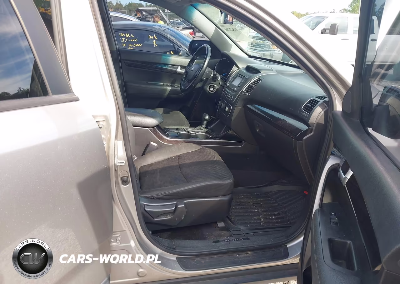 2014 Kia Sorento Lx V6 VIN:5XYKT4A75EG517458 - 5