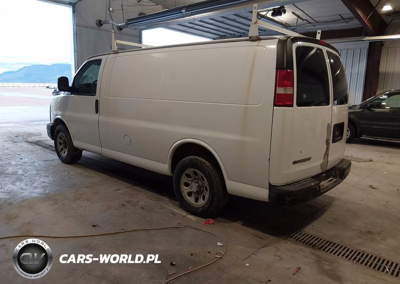 2009 Chevrolet Express 1500 Work Van VIN:1GCFG15X791118605 - 3