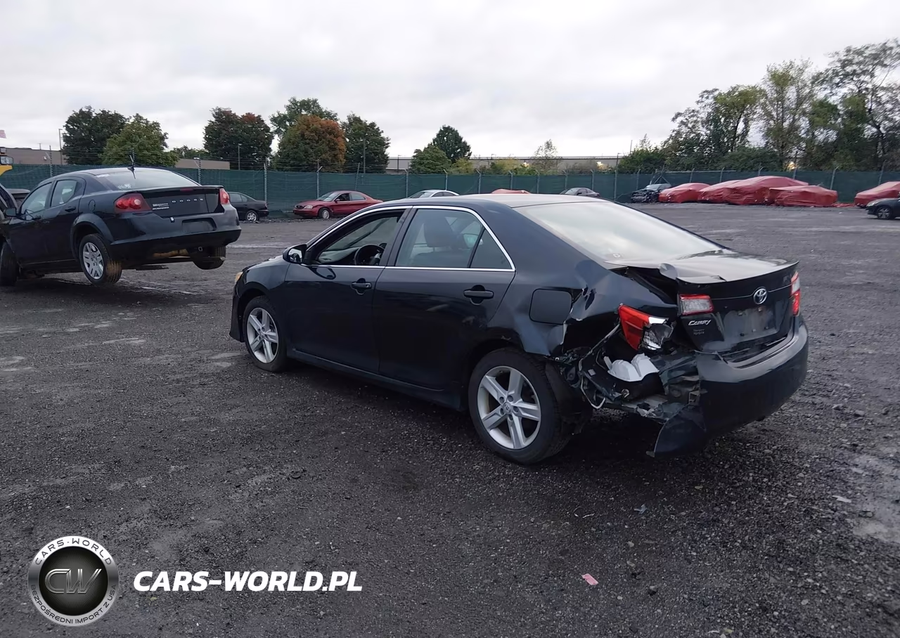 2014 Toyota Camry Se VIN:4T1BF1FK2EU340252 - 3