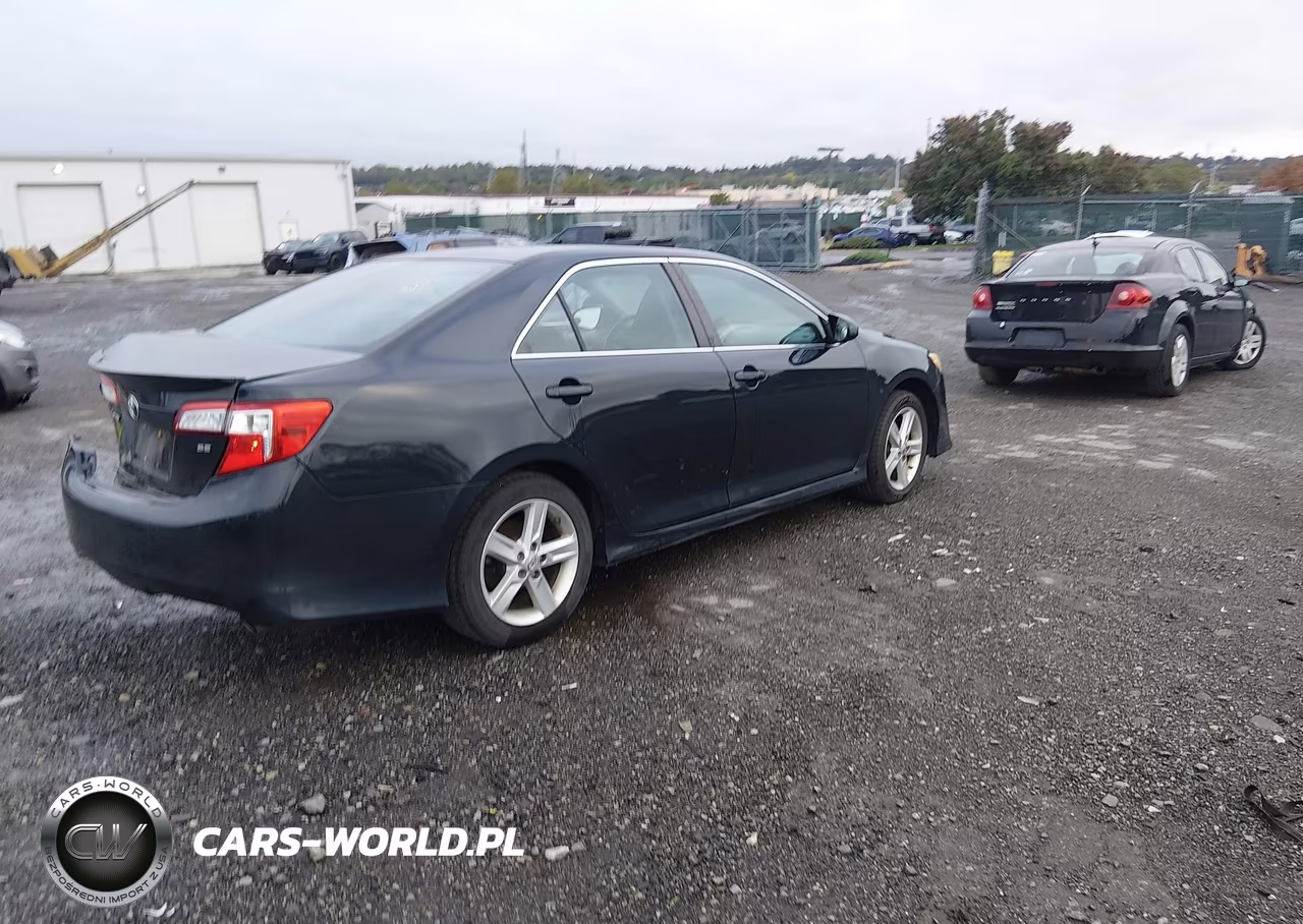 2014 Toyota Camry Se VIN:4T1BF1FK2EU340252 - 4