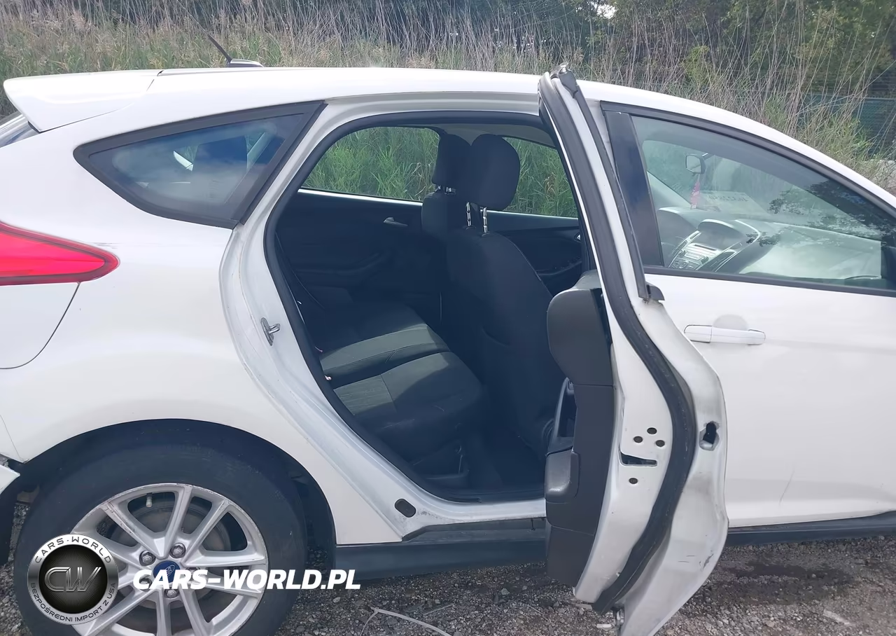 2015 Ford Focus Se VIN:1FADP3K23FL253310 - 8