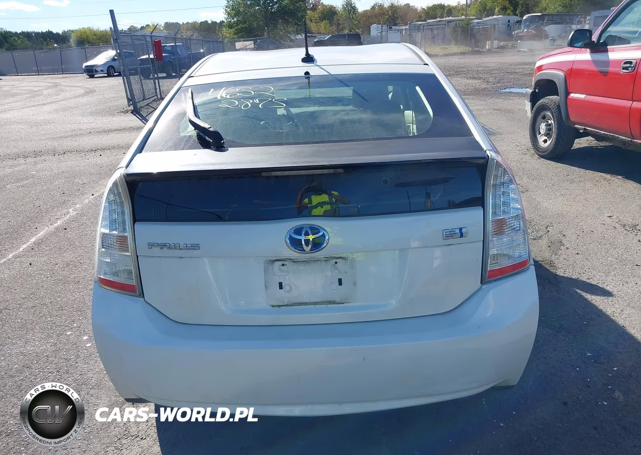2011 Toyota Prius Three VIN:JTDKN3DU5B5332644 - 16