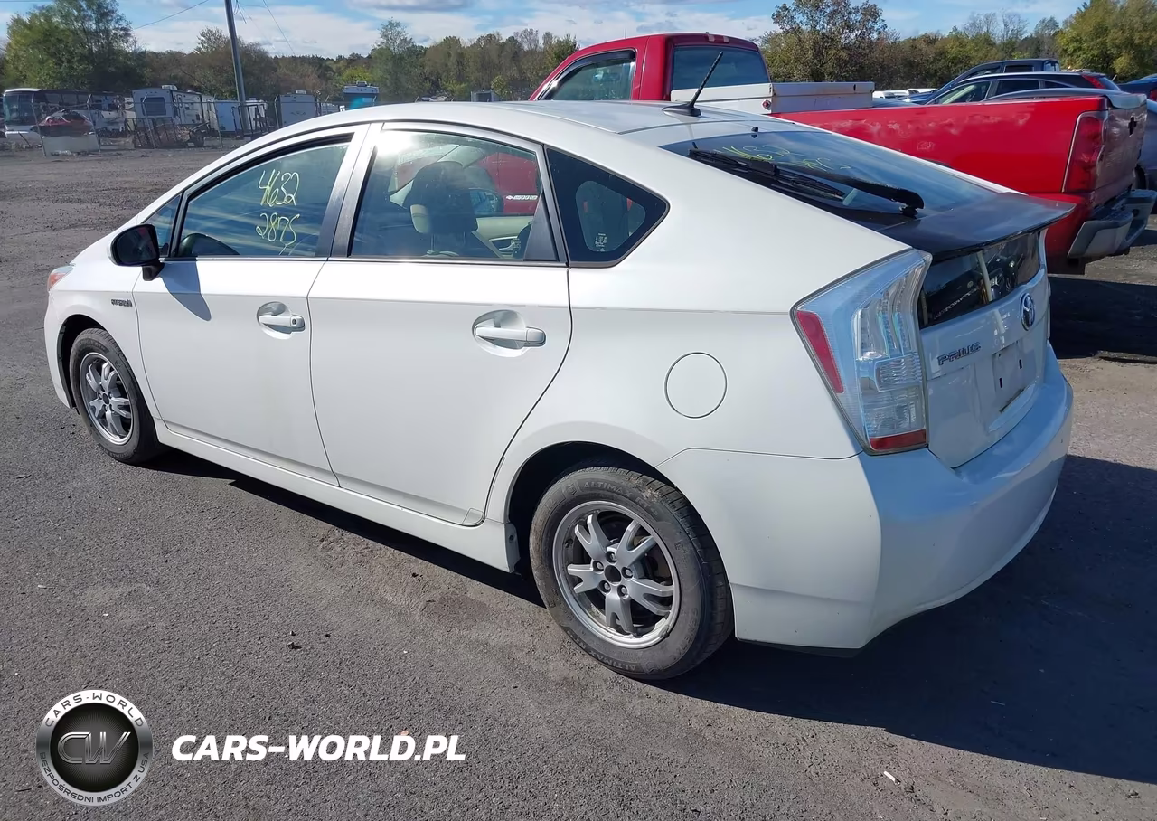 2011 Toyota Prius Three VIN:JTDKN3DU5B5332644 - 3