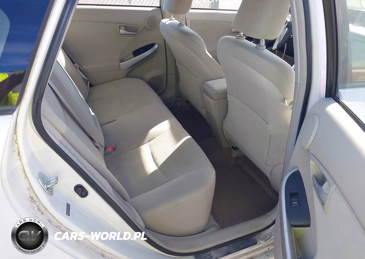 2011 Toyota Prius Three VIN:JTDKN3DU5B5332644 - 8