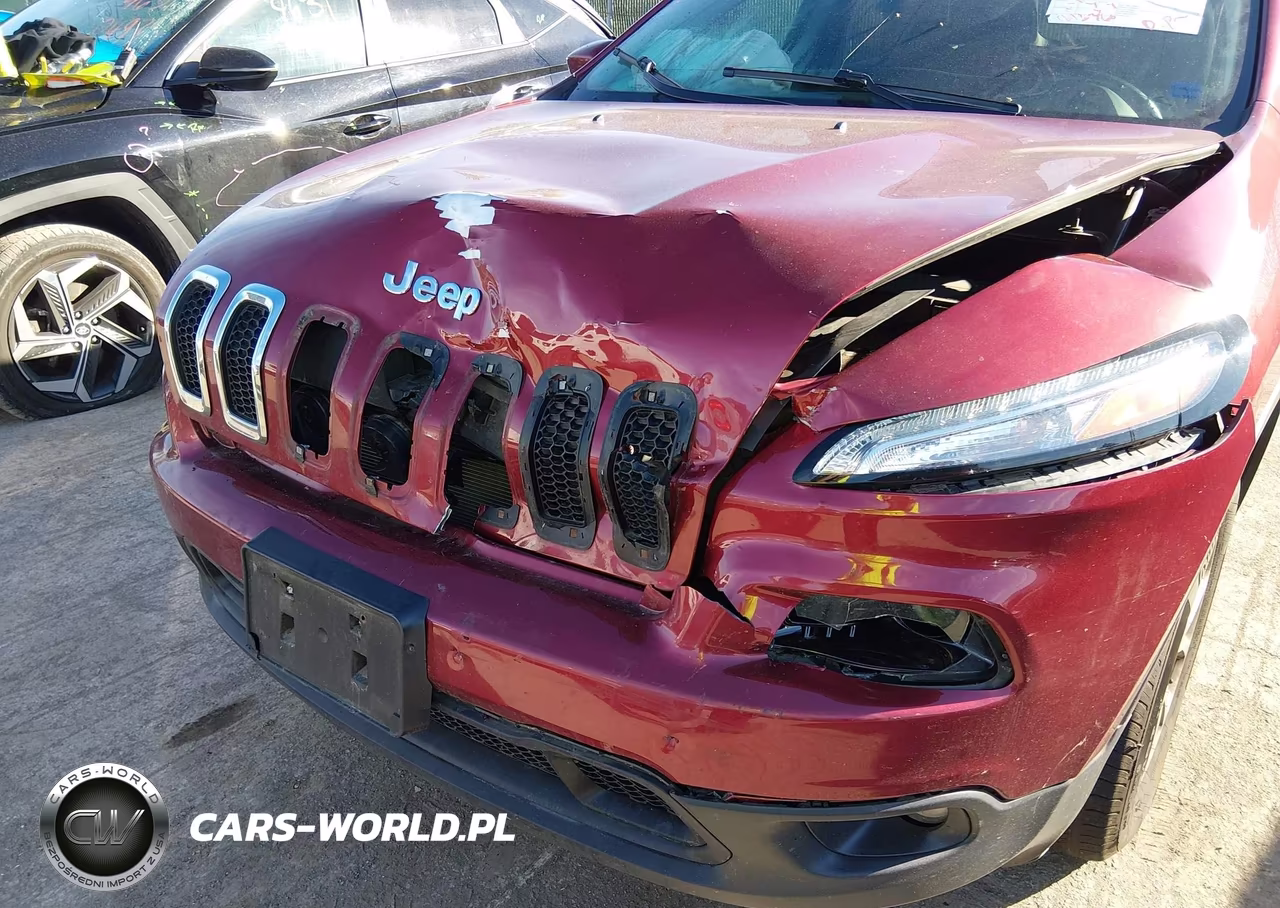 2017 Jeep Cherokee Latitude 4X4 VIN:1C4PJMCS6HW583103 - 6