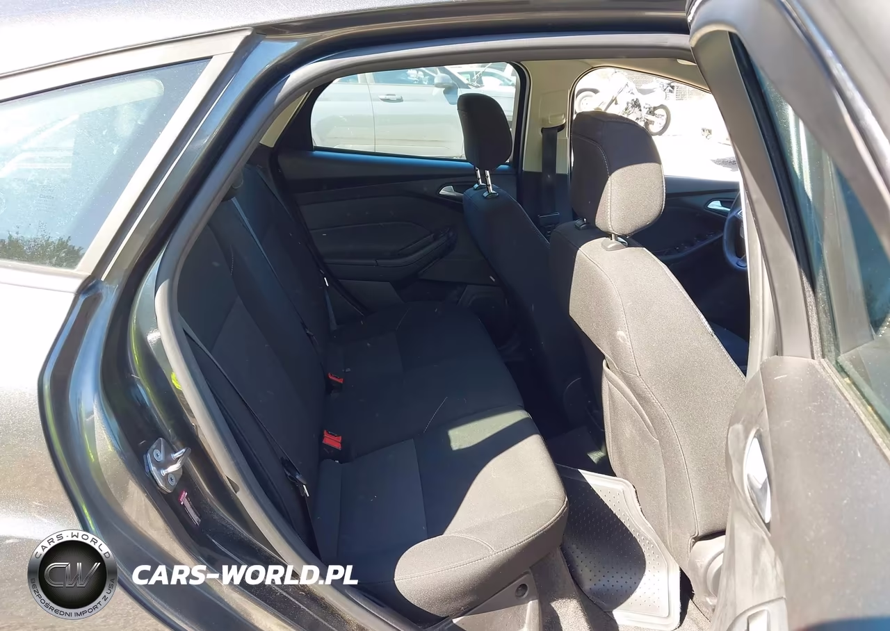 2018 Ford Focus Se VIN:1FADP3K29JL264949 - 8